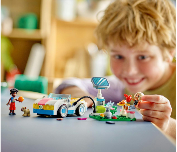 LEGO Friends 42609 Samochód elektryczny i stacja ładująca - 1202661 - zdjęcie 11